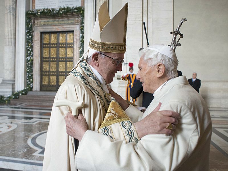 Benedicto XVI y Francisco: Dos papas que se complementan